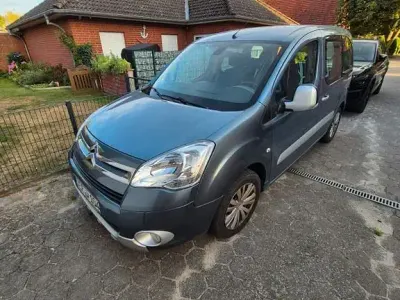 Gebraucht Citroën Berlingo 98 PS (72 kW) 2011 Grau Van / Kleinbus