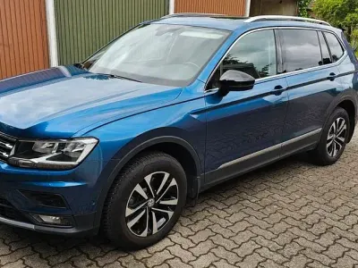 Gebraucht VW Tiguan Allspace IQ Drive 190 PS (139 kW) 2020 Blau SUV