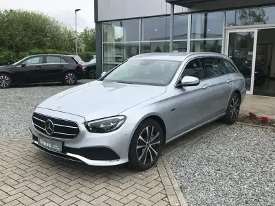 Gebraucht Mercedes E300 Avantgarde 306 PS (225 kW) 2021 Silber Limousine