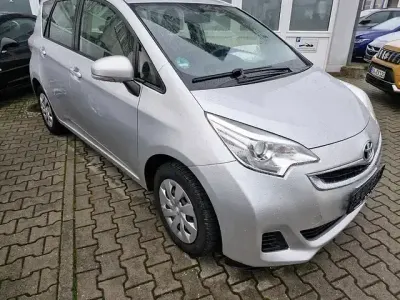 Brugt Toyota Verso-S Cool 99 HK (72 kW) 2015 Sølv MPV