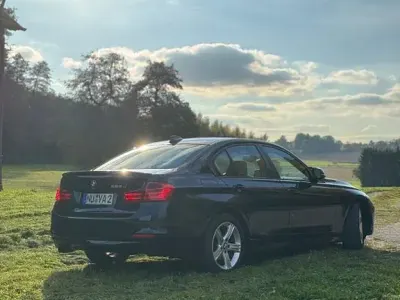 Gebraucht BMW 325 M Sport 220 PS (161 kW) 2014 Blau Limousine