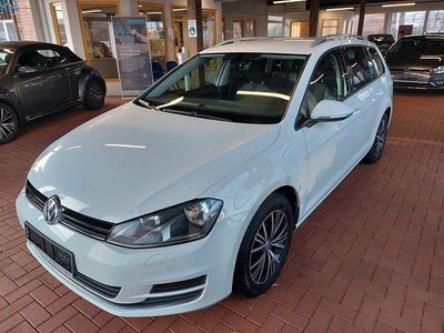 Weiß Gebraucht 2016 VW Golf VII Allstar Kombi | 13.990 € (Etwas zu teuer)