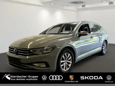 Usata VW Passat Business 150 CV (110 kW) 2023 Grigio Station wagon