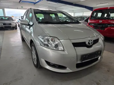 Gebraucht Toyota Auris Team 124 PS (91 kW) 2008 Silber Kleinwagen