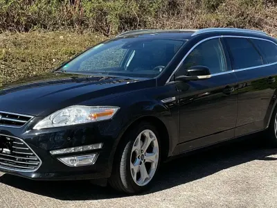 Gebraucht Ford Mondeo Titanium 160 PS (117 kW) 2014 Schwarz Limousine