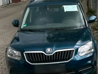 Gebraucht Skoda Yeti 105 PS (77 kW) 2015 Blau SUV