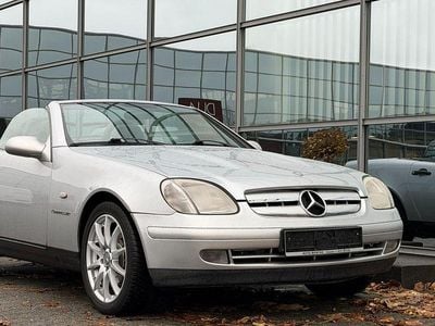 Silber Gebraucht 1999 Mercedes SLK230 Cabrio | 2.776 € (Fairer Preis)