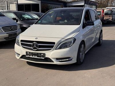 Gebraucht Mercedes B220 170 PS (125 kW) 2013 Weiß Van / Kleinbus