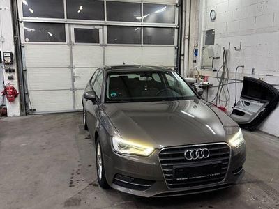 Gebraucht Audi A3 Ambiente 122 PS (89 kW) 2013 Grau Coupé