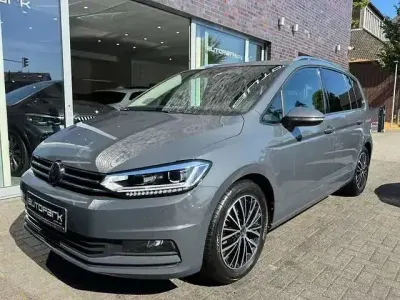 Gebraucht VW Touran Business 150 PS (110 kW) 2025 Grau Van / Kleinbus
