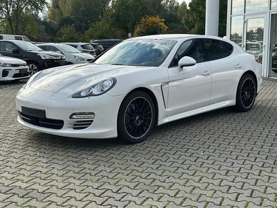 Porsche Panamera 4