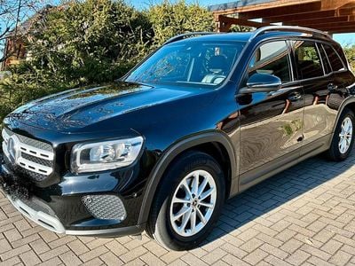 Second-hand Mercedes GLB180 136 CP (100 kW) 2022 Negru SUV