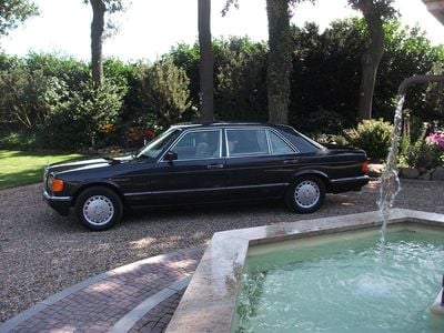 Gebraucht Mercedes 560 242 PS (177 kW) 1988 Schwarz Limousine