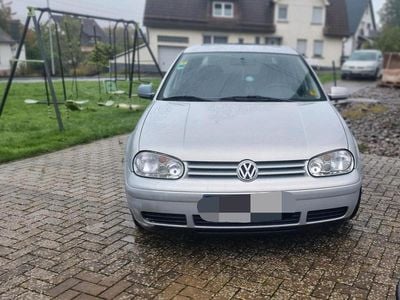 Grau Gebraucht 1998 VW Golf IV Kleinwagen | 2.599 € (Fairer Preis)