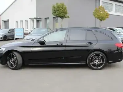 Gebraucht Mercedes C220 AMG line 170 PS (125 kW) 2016 Schwarz  unilack Kombi