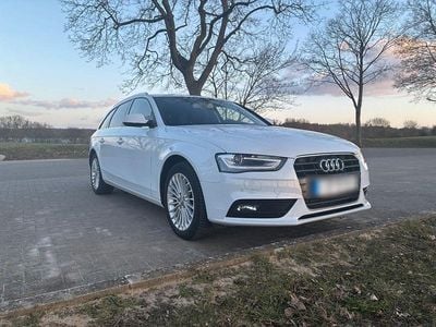 Gebraucht Audi A4 Attraction 120 PS (88 kW) 2013 Weiß Kombi