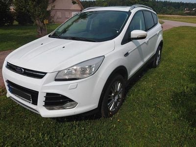 Weiß Gebraucht 2014 Ford Kuga Titanium SUV | 8.700 € (Fairer Preis)