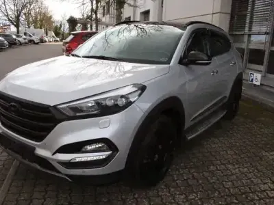 Second-hand Hyundai Tucson Intro Edition 177 CP (130 kW) 2015 Argintiu SUV