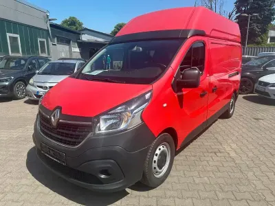 Gebraucht Renault Trafic Komfort 145 PS (106 kW) 2021 Rot Van / Kleinbus