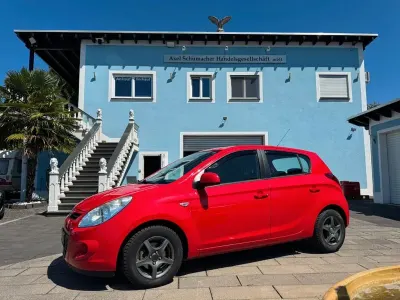 Gebraucht Hyundai i20 Edition 77 PS (56 kW) 2011 Rot Kleinwagen