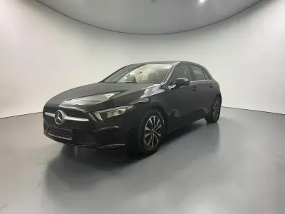 Gebraucht Mercedes A180 143 PS (105 kW) 2023 Schwarz Limousine