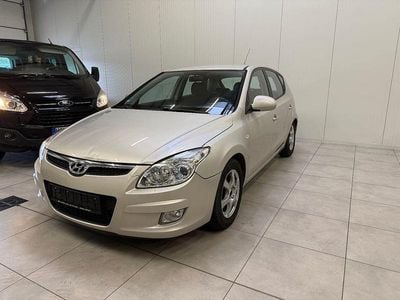Usata Hyundai i30 Comfort 116 CV (85 kW) 2007 Argento Utilitaria