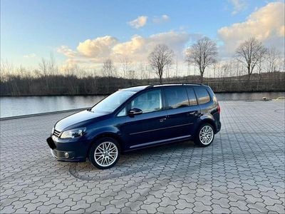 Gebraucht VW Touran Comfortline 140 PS (102 kW) 2014 Blau Van / Kleinbus