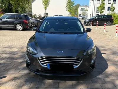 Używany Ford Focus Active 120 KM (88 kW) 2020 Szary Sedan/Limuzyna