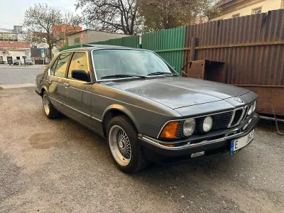 Używany BMW 732 198 KM (145 kW) 1985 Szary Sedan/Limuzyna