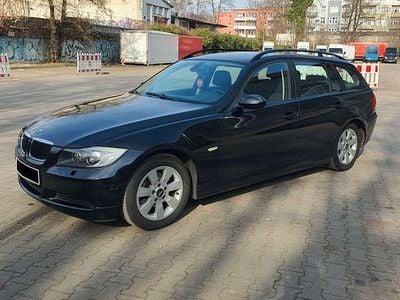 Gebraucht BMW 320 163 PS (119 kW) 2007 Schwarz Kombi
