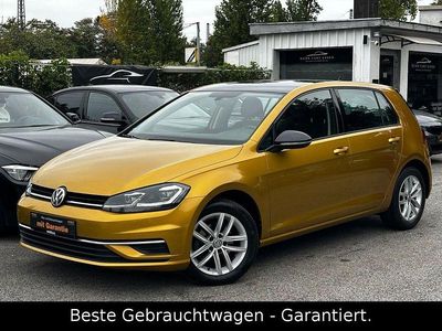 Używany VW Golf VII Sound 110 KM (80 kW) 2017 Żółty Sedan/Limuzyna