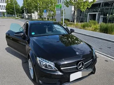 Używany Mercedes C250 AMG line 211 KM (155 kW) 2017 Czarny Coupe