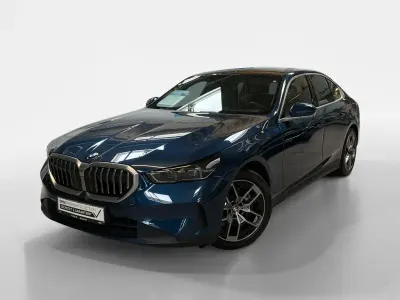 Gebraucht BMW 540 Sport Line 303 PS (222 kW) 2024 Phytonicblau metallic Limousine
