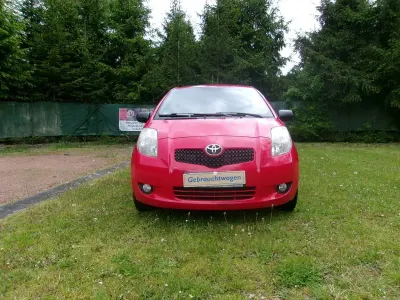 Gebraucht Toyota Yaris Cool 87 PS (63 kW) 2008 Rot Kleinwagen