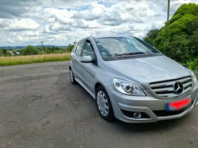 Gebraucht Mercedes B180 109 PS (80 kW) 2009 Grau Van / Kleinbus