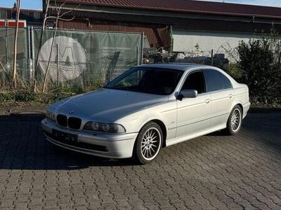 BMW 525