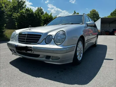 Gebraucht Mercedes E200 Elegance 163 PS (119 kW) 2002 Silber Limousine