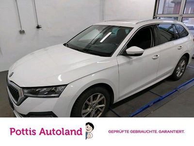 Weiss Gebraucht 2023 Skoda Octavia Style Kombi | 20.997 € (Etwas zu teuer)