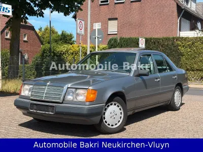 Gebraucht Mercedes E230 132 PS (97 kW) 1989 Grau Limousine