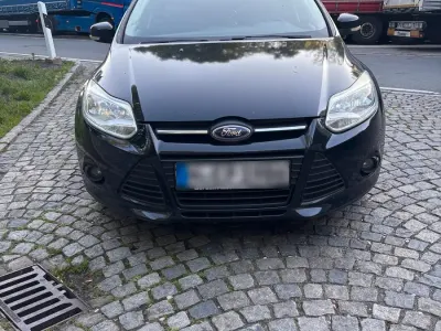Gebraucht Ford Focus 2012 Schwarz Kleinwagen