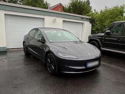 Second-hand Tesla Model 3 RWD 224 kW (305 CP) 2025 Negru Berlinǎ