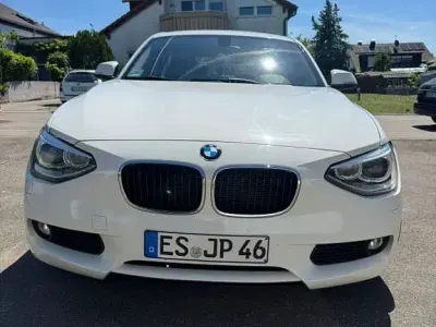 Gebraucht BMW 116 Advantage 116 PS (85 kW) 2015 Weiß Kleinwagen