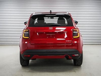 Nouă Fiat 600 101 CP (74 kW) 2025 Roșu SUV