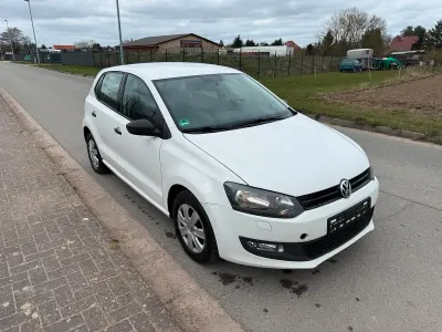 Gebraucht VW Polo 60 PS (44 kW) 2013 Weiß Kleinwagen