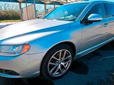 Second-hand Volvo V70 136 CP (100 kW) 2010 Argintiu Break