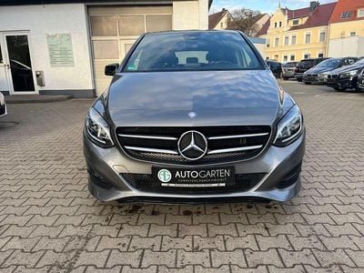 Usado Mercedes B200 Urban 136 HP (100 kW) 2015 Cinzento Monovolume