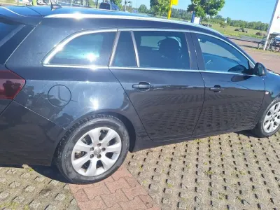 Używany Opel Insignia Sport 170 KM (125 kW) 2015 Czarny Kombi
