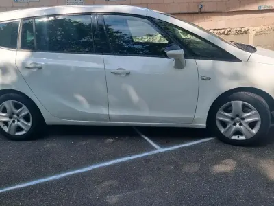 Gebraucht Opel Zafira Tourer Business 130 PS (95 kW) 2015 Weiß Van / Kleinbus