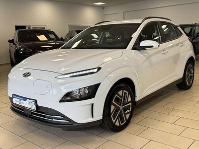 Gebraucht Hyundai Kona Select 100 kW (136 PS) 2023 Weiß SUV