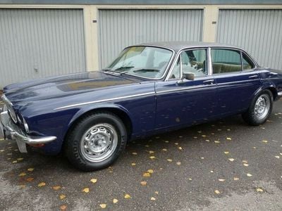 Second-hand Jaguar XJ12 287 CP (211 kW) 1976 Albastru Berlinǎ